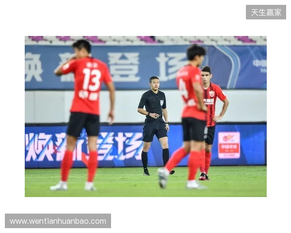 记者谈海港：这赛季确实定位保级了，看不出为啥换茹萨、梅伦多